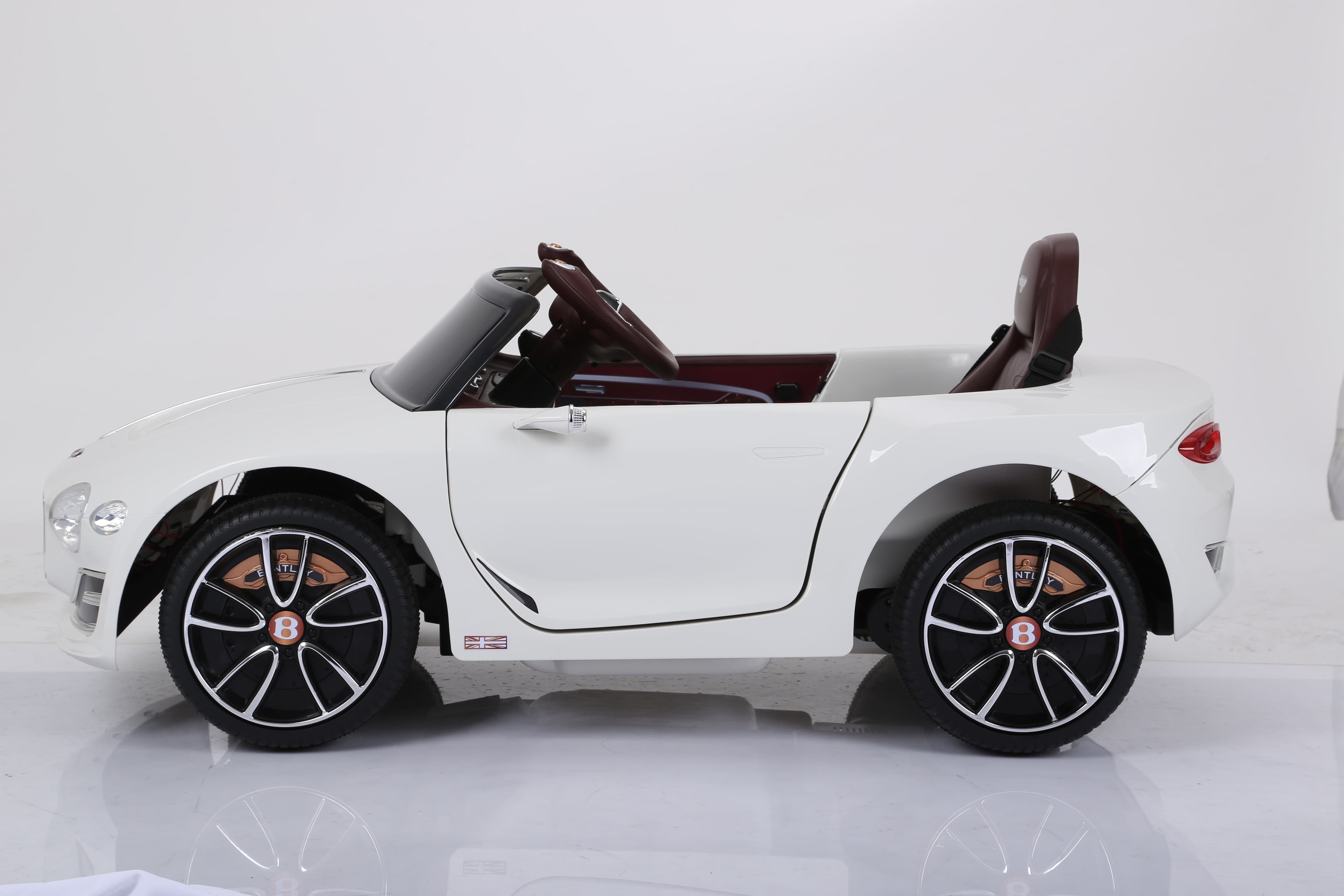 Dječiji električni automobil Bentley EXP 12 bijeli - slika 4