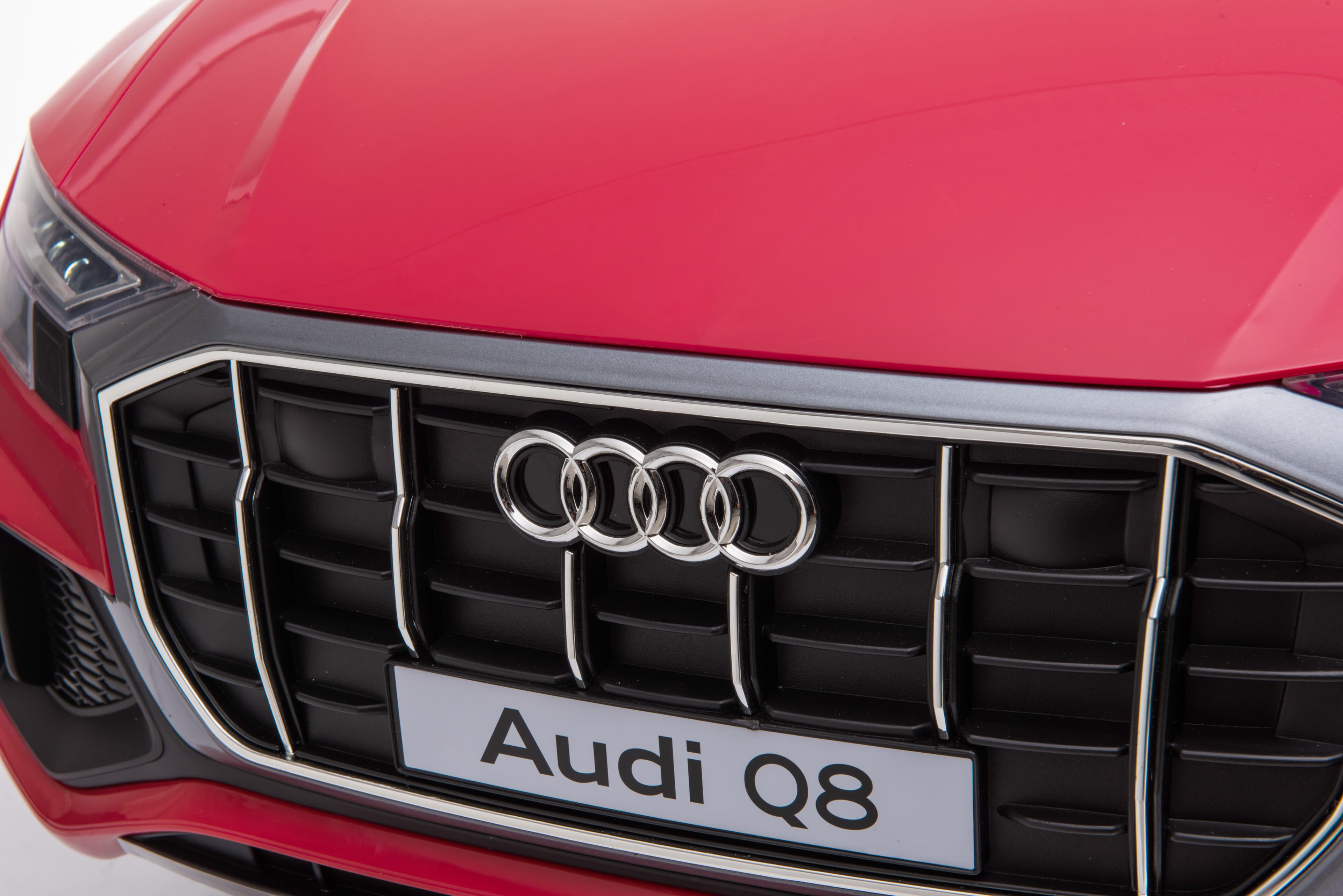 Dječiji električni automobil Audi Q8 crveni - slika 3