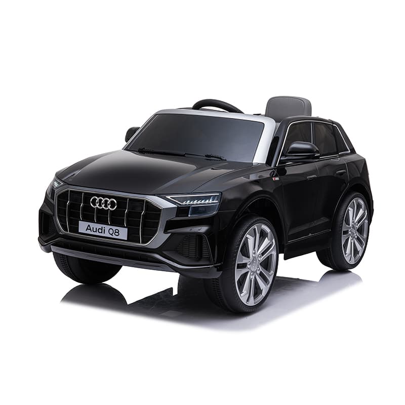 Dječiji električni automobil Audi Q8 crni